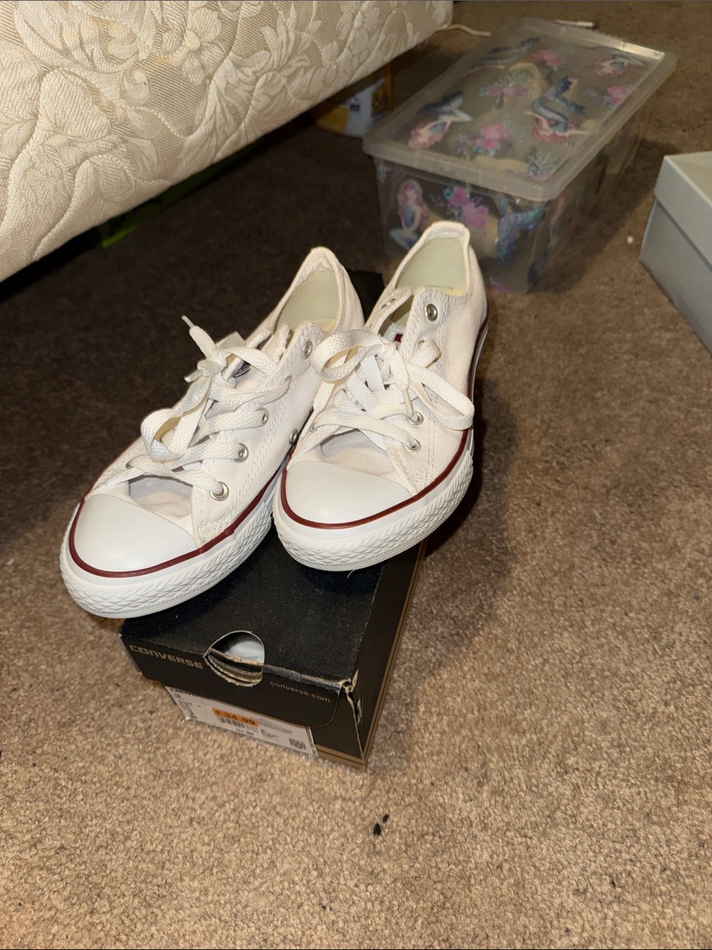 Converse Kids Low-Top Canvas Sneakers in Off-White with Red Accent